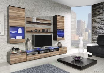CAMA II Гостиная Гостиная с глянцевыми фасадами и подсветкой полок.
Габариты: В/Ш/Г - 190/250/42 см.