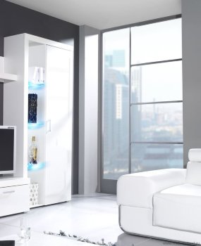 SAMBA витрина высокая напольная CAMA Витрина высокая SAMBA от польской фабрики CAMA MEBLE изготовлена в цвете:
белый матовый/белый глянец
белый матовый/чёрный глянец

Размер -  203/90/35 (В/Ш/Г)